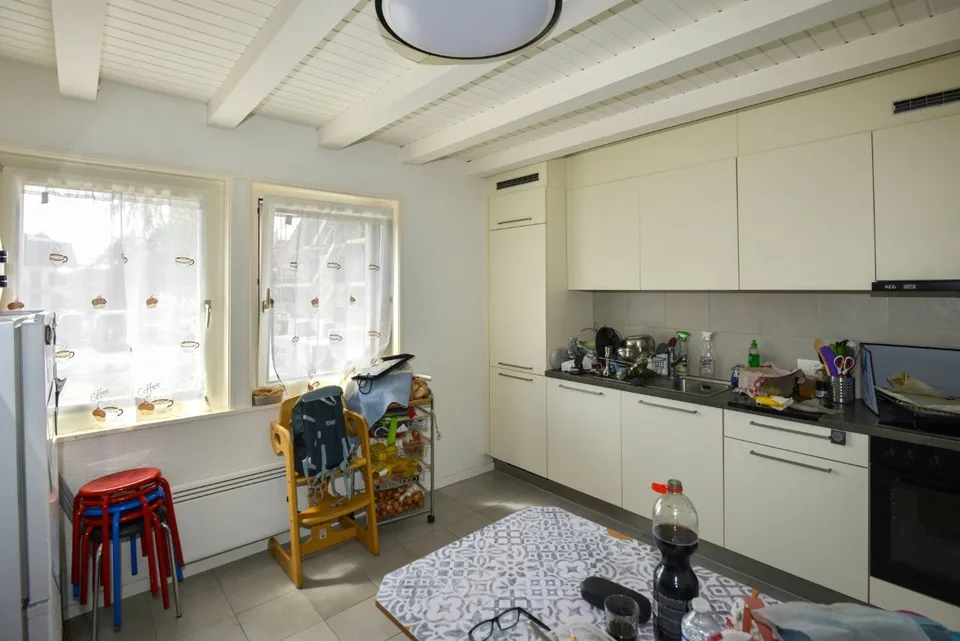 Kleines Mietshaus mit gemischter Nutzung im Zentrum von Payerne