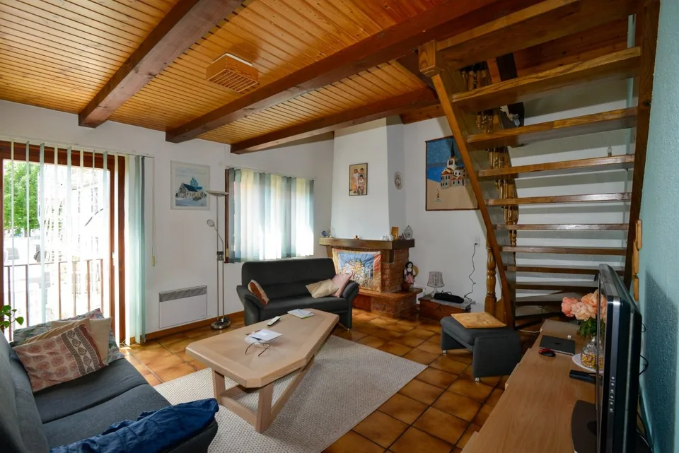 Kleines Mietshaus mit gemischter Nutzung im Zentrum von Payerne