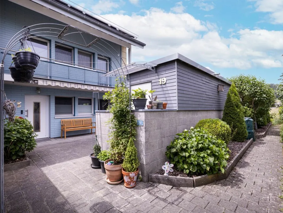5.5-Zimmer-Reiheneckhaus mit traumhaftem Garten - gepflegt & top gelegen