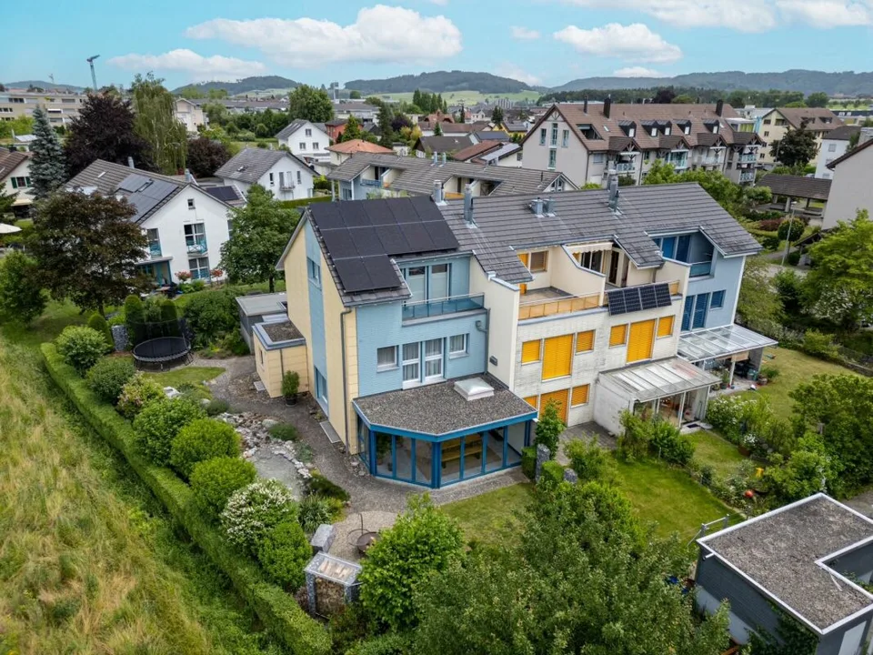 5.5-Zimmer-Reiheneckhaus mit traumhaftem Garten - gepflegt & top gelegen