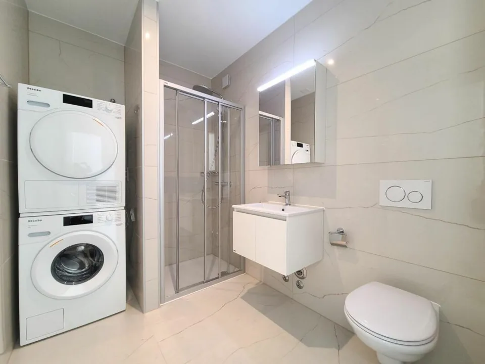 Plugin 4 - 5.5-Zimmer-Wohnung im 12. Stock