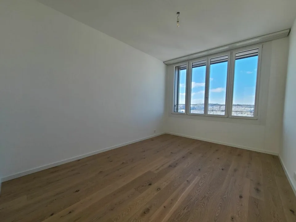 Plugin 4 - 5.5-Zimmer-Wohnung im 12. Stock
