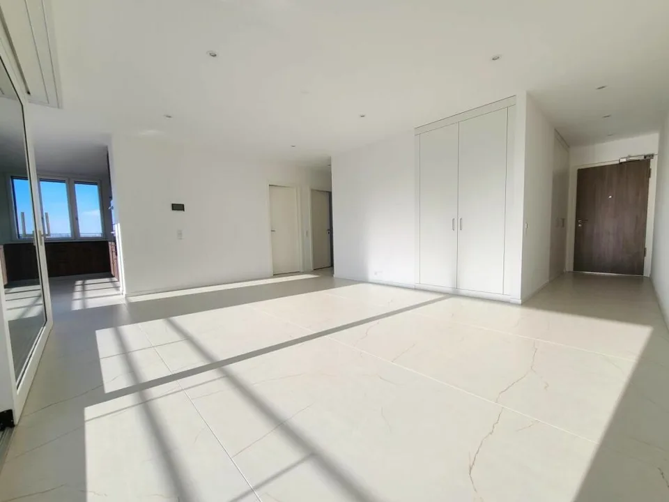 Plugin 4 - 5.5-Zimmer-Wohnung im 12. Stock