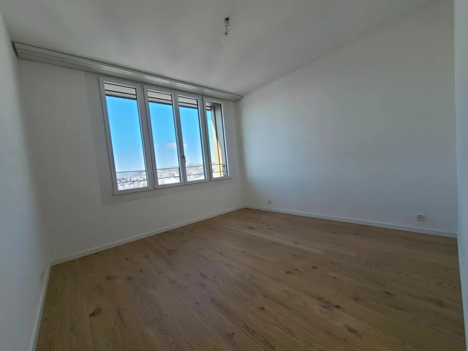 Plugin 4 - 5.5-Zimmer-Wohnung im 12. Stock