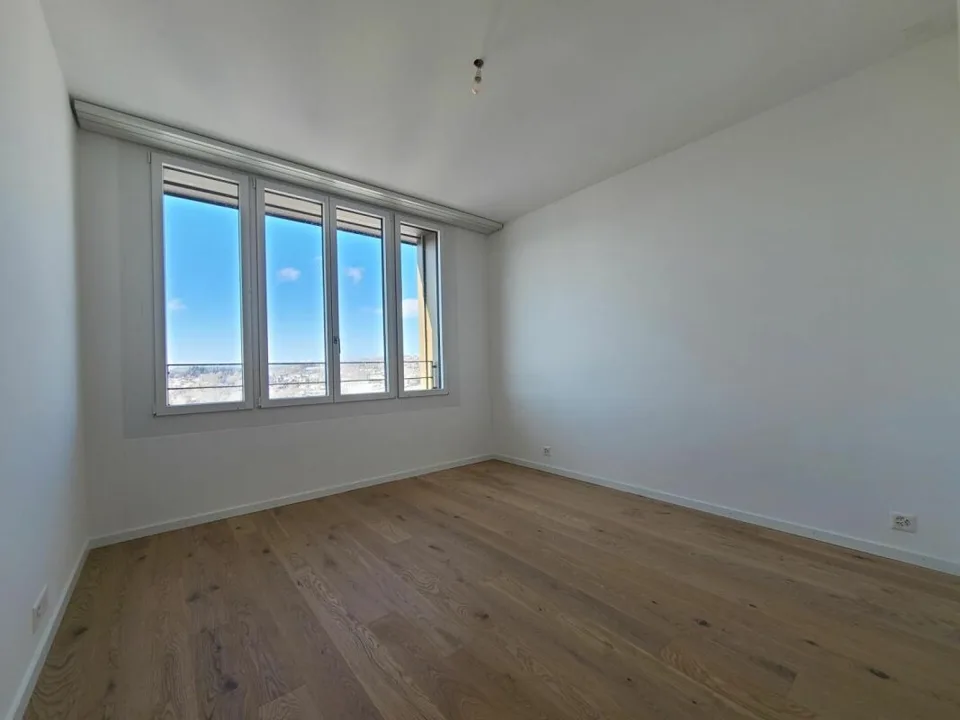 Plugin 4 - 5.5-Zimmer-Wohnung im 12. Stock