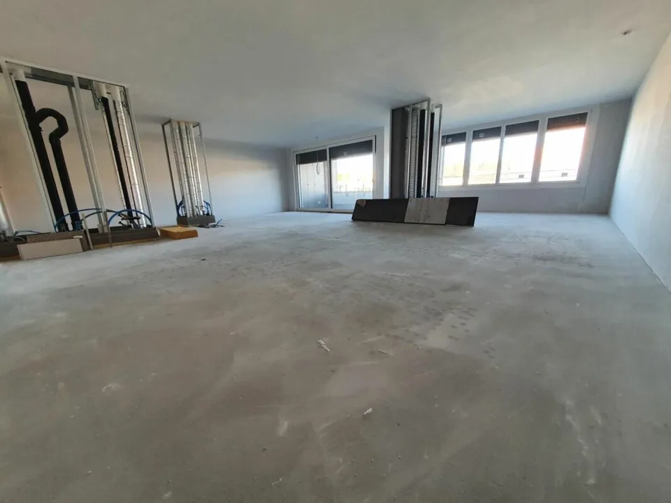 Plugin 4 - Verwaltung/Büro von 74 m2 bis 106 m2 im 2. Stock