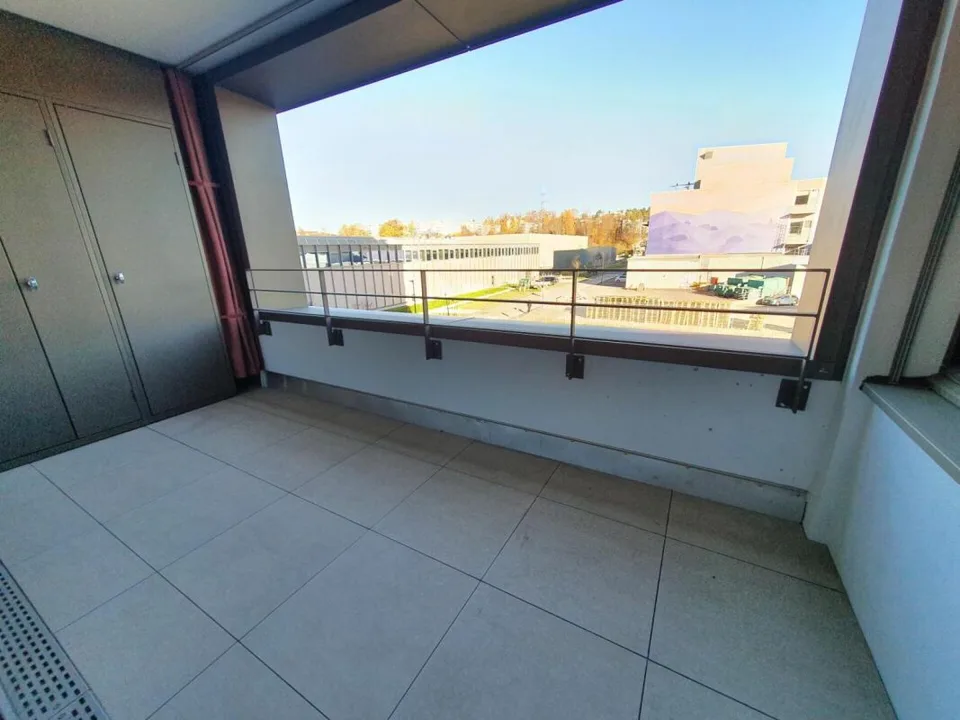 Plugin 4 - Verwaltung/Büro von 74 m2 bis 106 m2 im 2. Stock