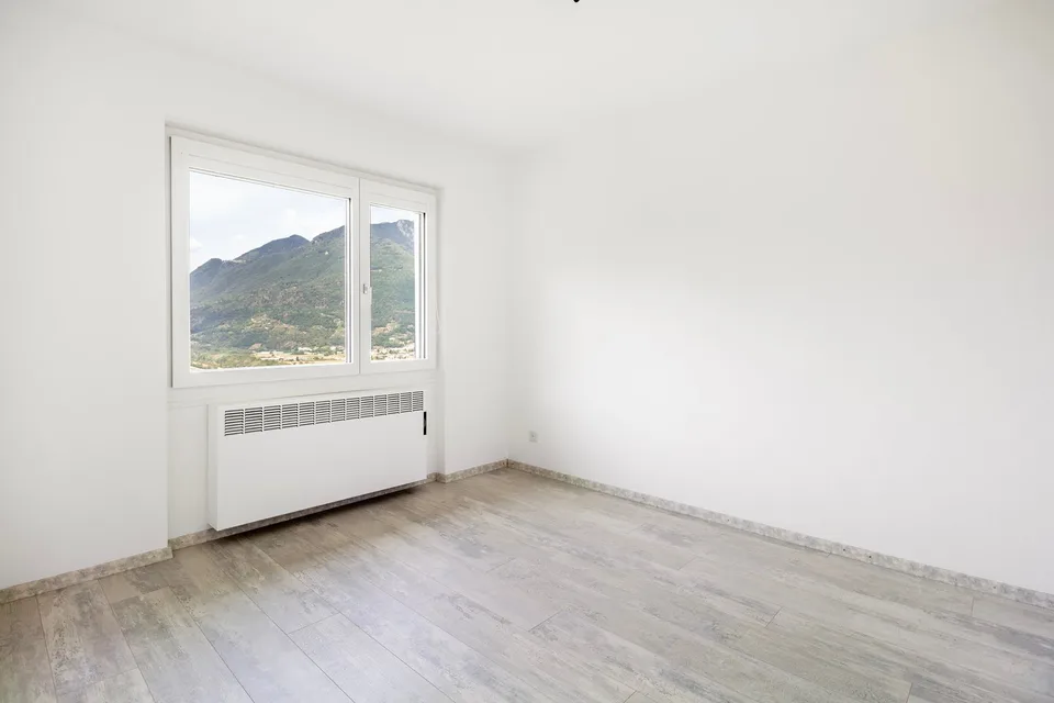 Detached house with garden and stunning open view of Lake Maggiore