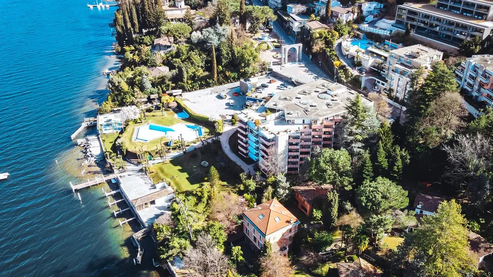 MODERNO ATTICO VISTA LAGO