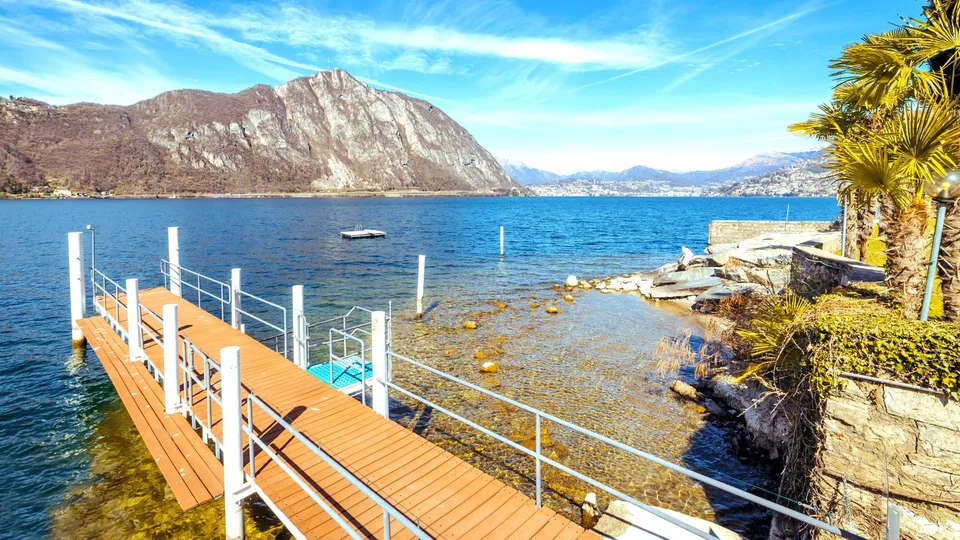 MODERNO ATTICO VISTA LAGO