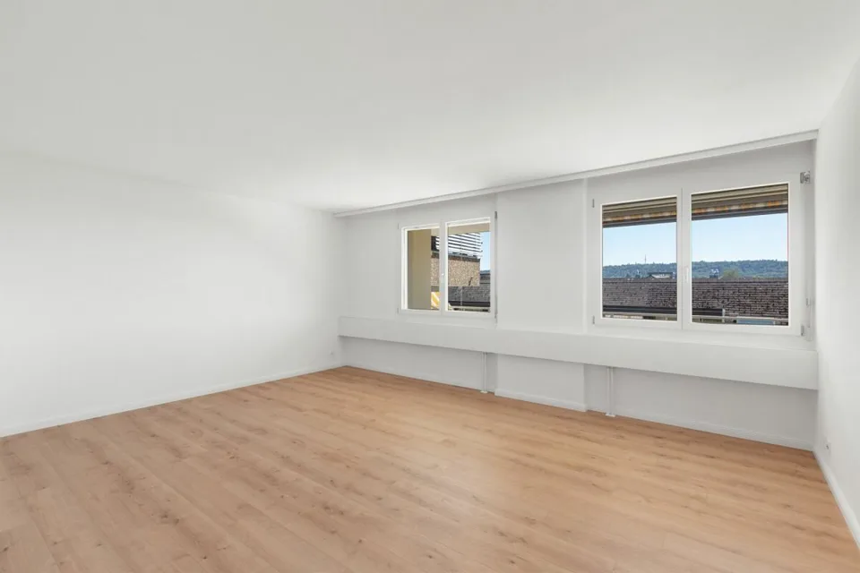 Kernsanierte 4½-Zimmer-Etagenwohnung mit grossem Balkon