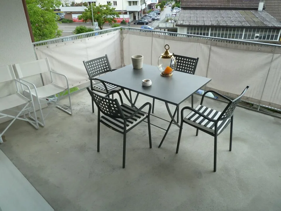 Moderne 2.5-Zimmerwohnung zentral in Kloten