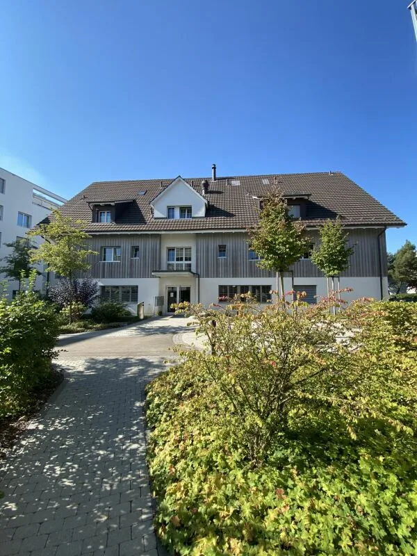 Moderne 2.5-Zimmerwohnung zentral in Kloten