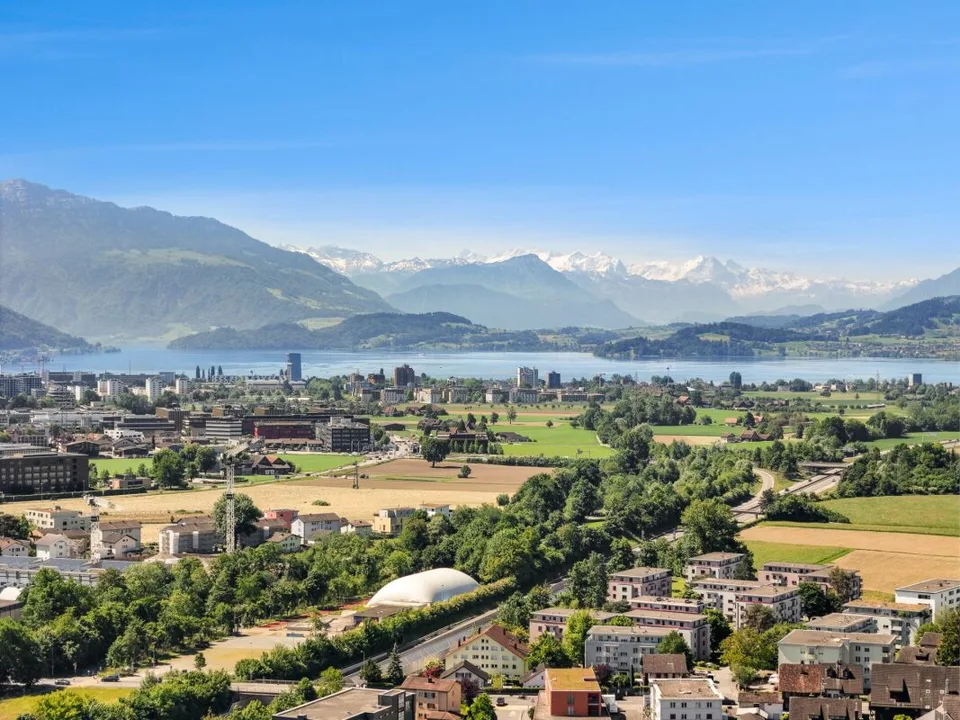 VIVERE IN UNA POSIZIONE PRIVILEGIATA CON VISTA PANORAMICA - CASA UNIFAMILIARE A BAAR