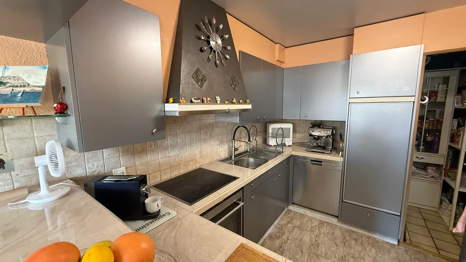 Wohnung PPE mit 4,5 Zimmern und Garage in Boudry