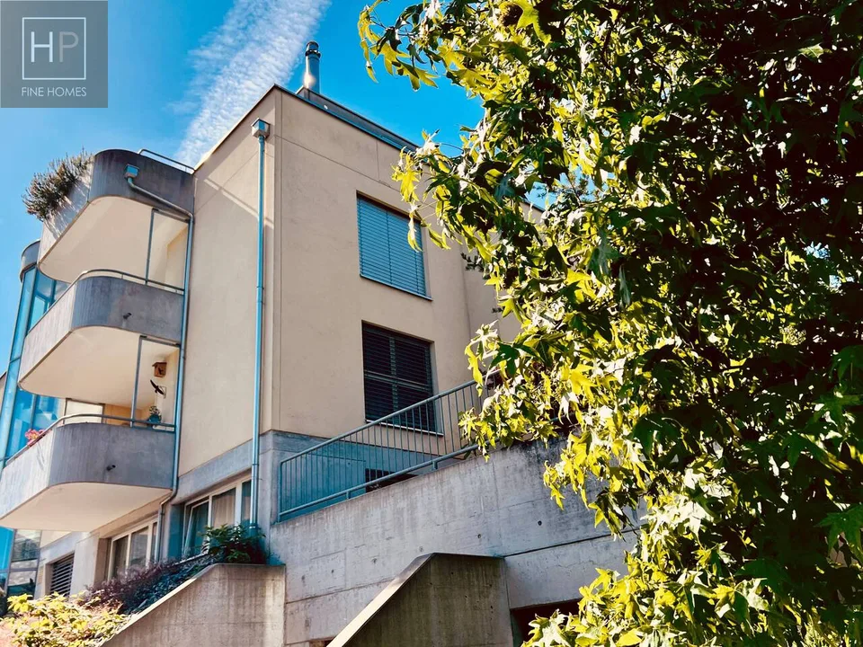 4.5 Zimmer Attika-Eigentumswohnung mit Hobbyraum und 2 Autoeinstellhallenplätze