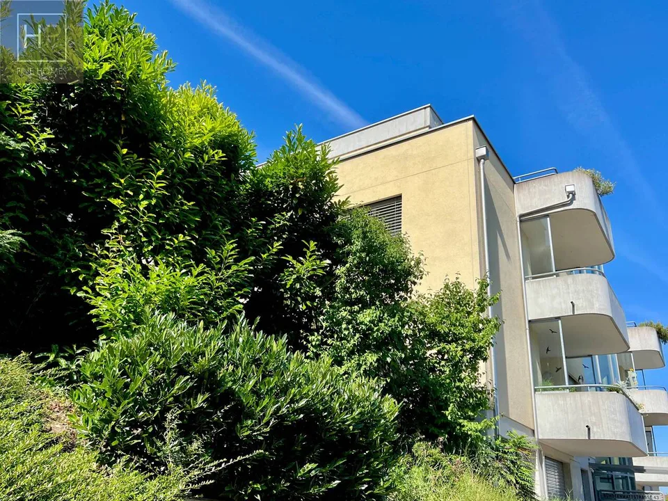 4.5 Zimmer Attika-Eigentumswohnung mit Hobbyraum und 2 Autoeinstellhallenplätze