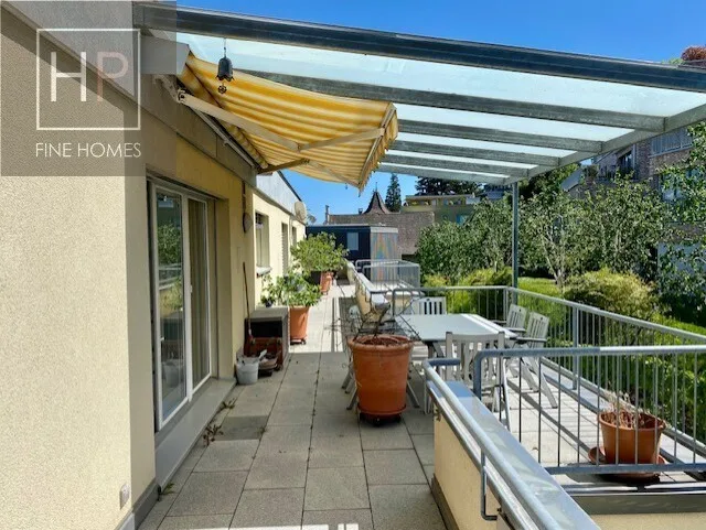 4.5 Zimmer Attika-Eigentumswohnung mit Hobbyraum und 2 Autoeinstellhallenplätze