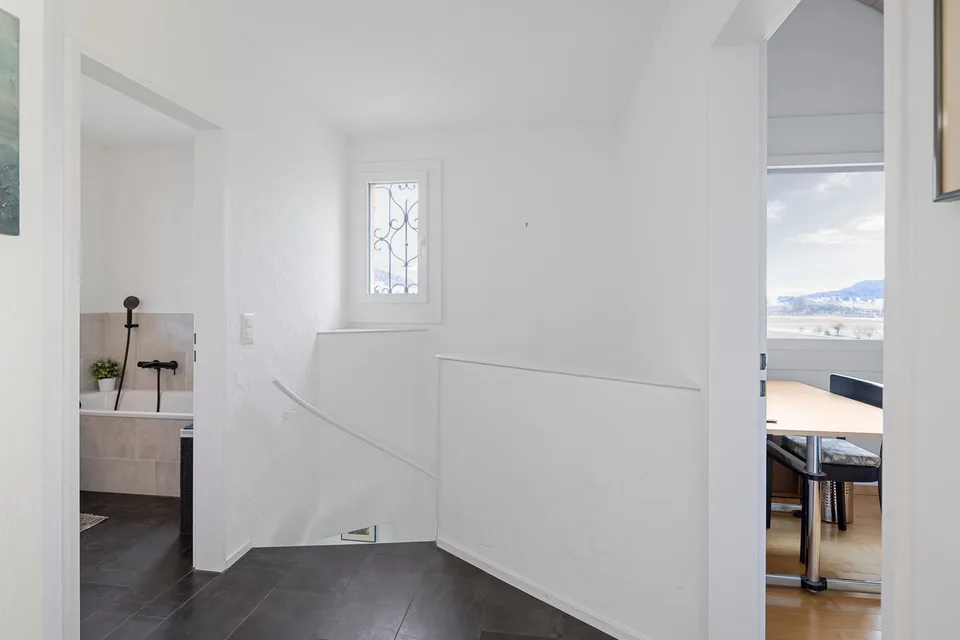 Idyllic top-maintained home in a preferred location with a magnificent view