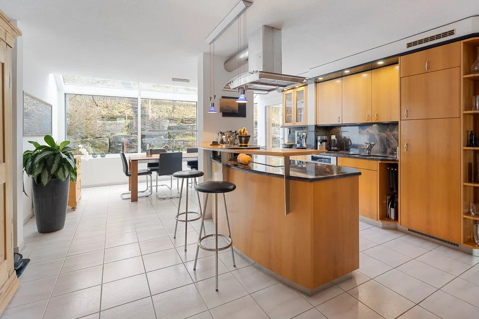 Idyllic top-maintained home in a preferred location with a magnificent view