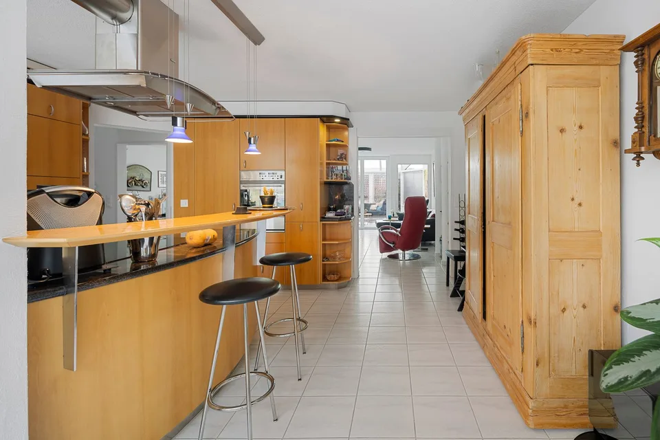 Idyllic top-maintained home in a preferred location with a magnificent view