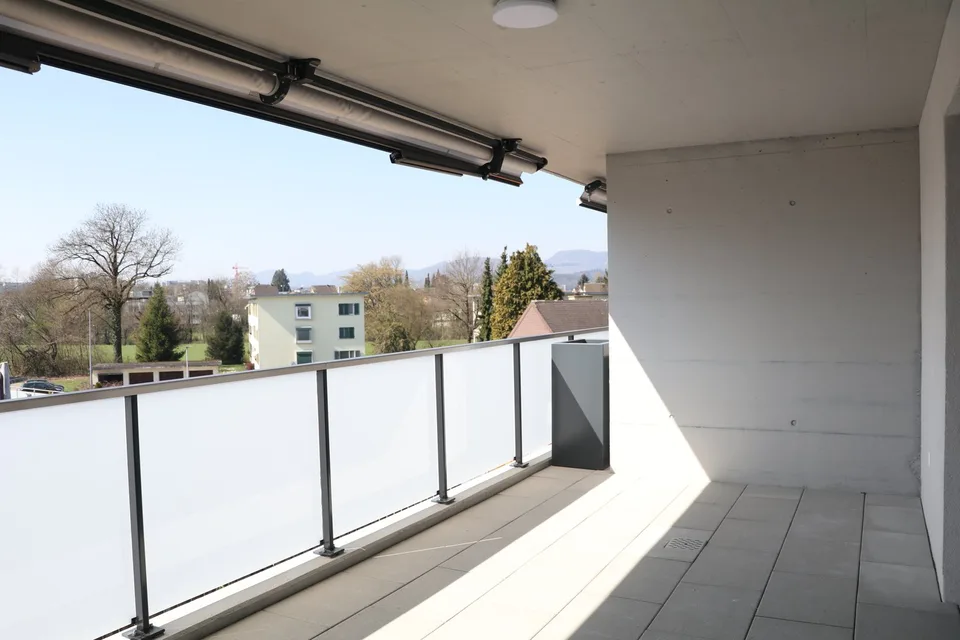 Moderne und helle Wohnung mit grosszügigem Balkon