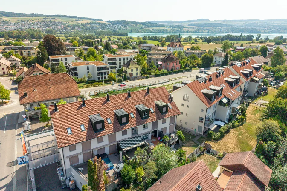 Modernes Wohnen über drei Etagen an zentraler Lage