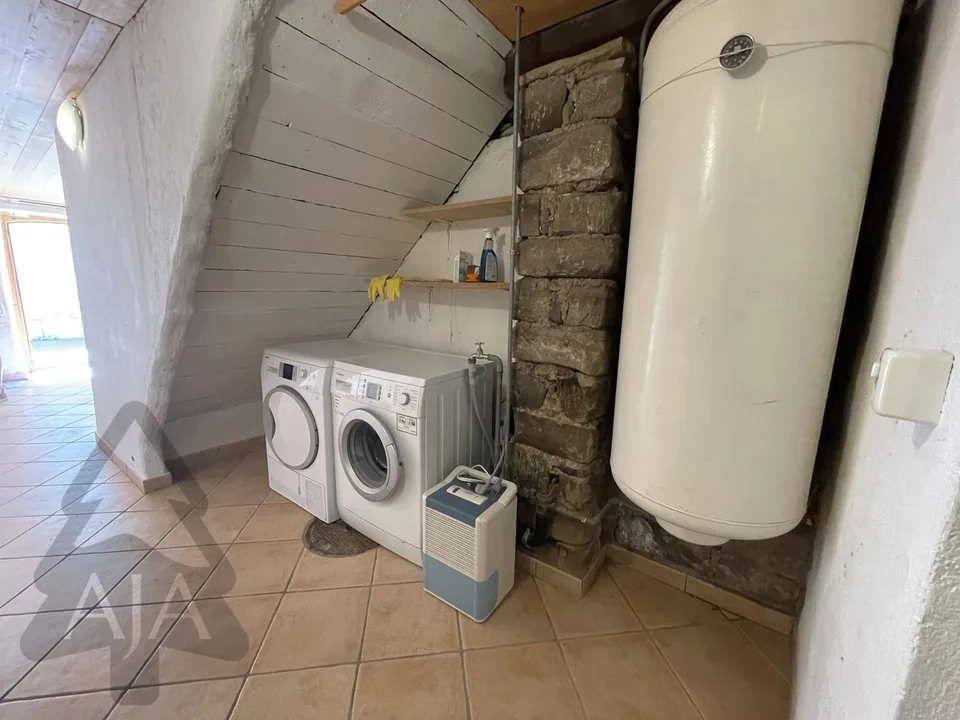 Cressier (in the historic village center), charming semi-detached house with 3 rooms