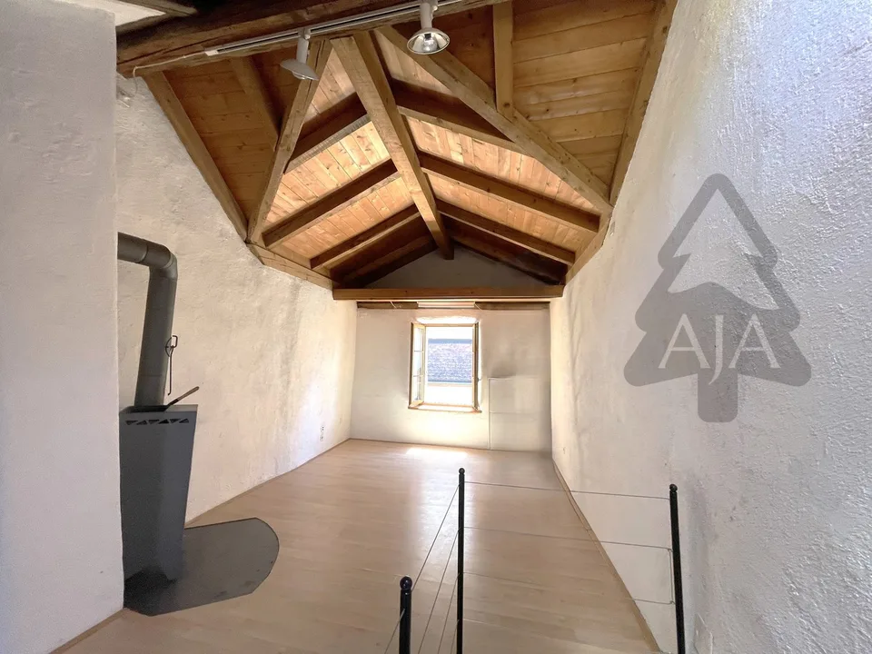 Cressier (in the historic village center), charming semi-detached house with 3 rooms