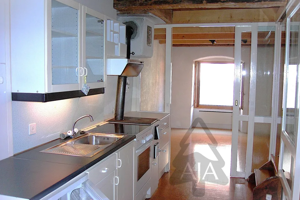 Cressier (in the historic village center), charming semi-detached house with 3 rooms