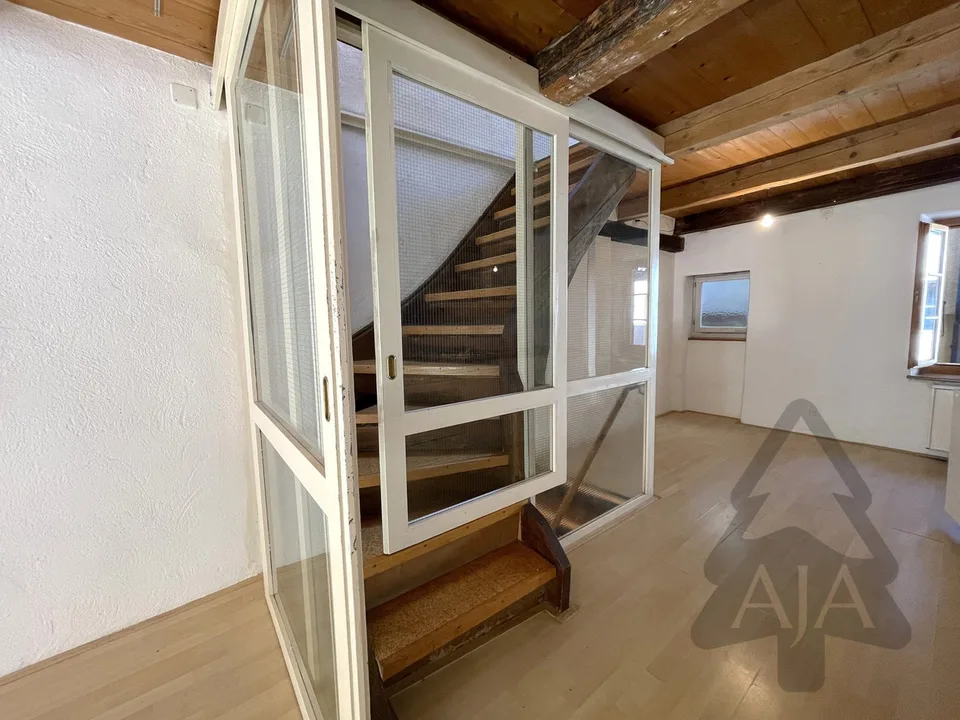 Cressier (in the historic village center), charming semi-detached house with 3 rooms