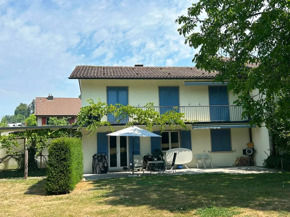 Helle 2.5-Zimmer-Wohnung mit Balkon