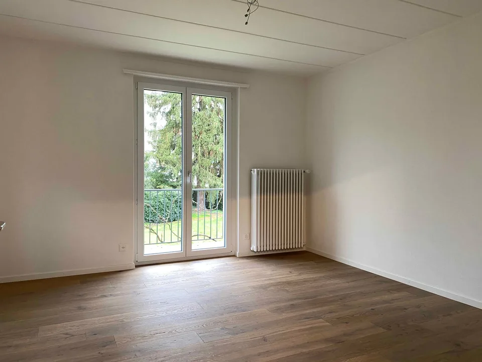 Helle 2.5-Zimmer-Wohnung mit Balkon