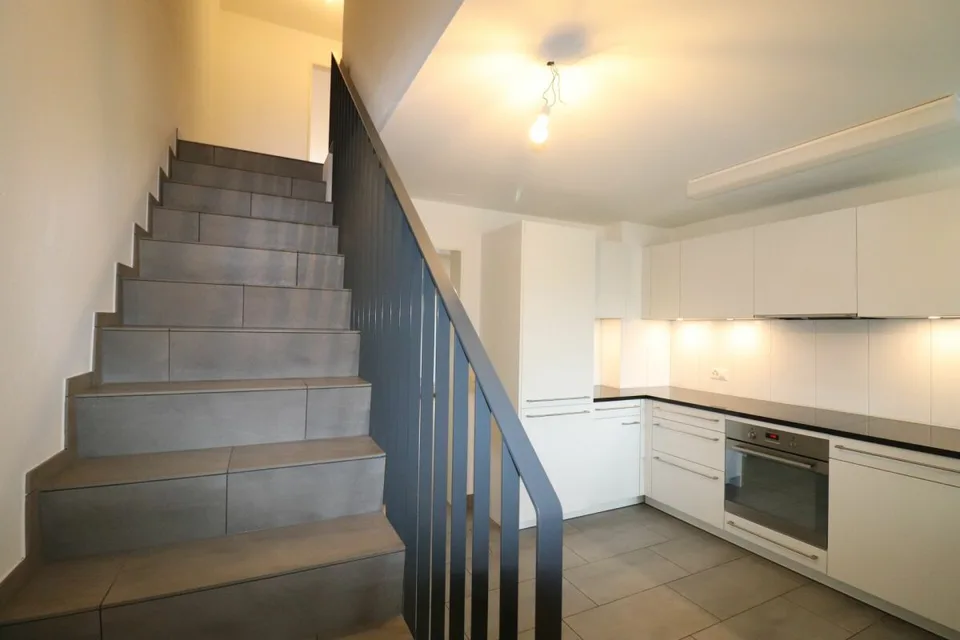Vicino al centro Mischeli - appartamento mansardato moderno 3 1/2 locali a Reinach
