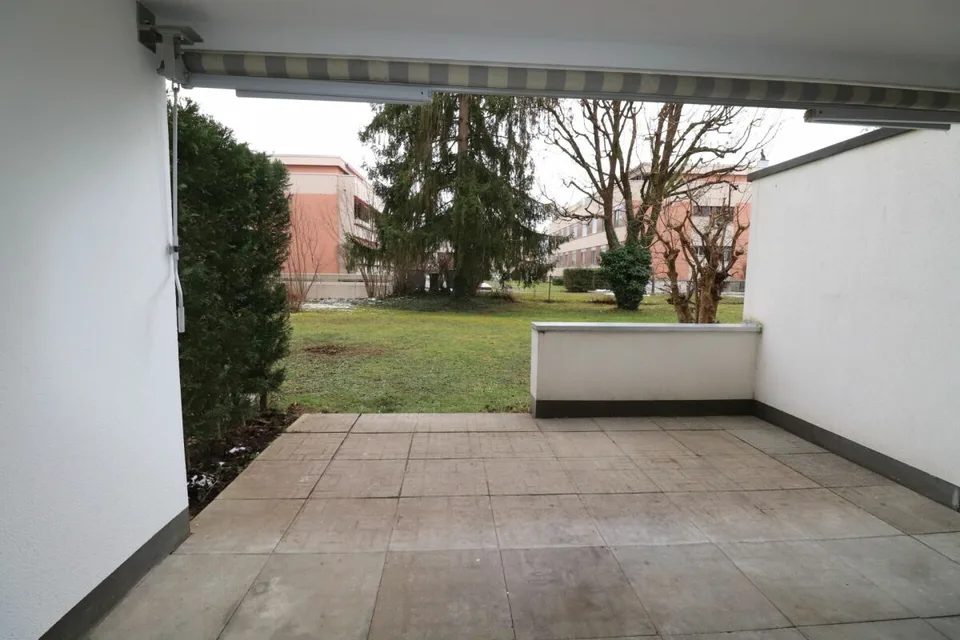 Vicino al centro Mischeli - appartamento mansardato moderno 3 1/2 locali a Reinach