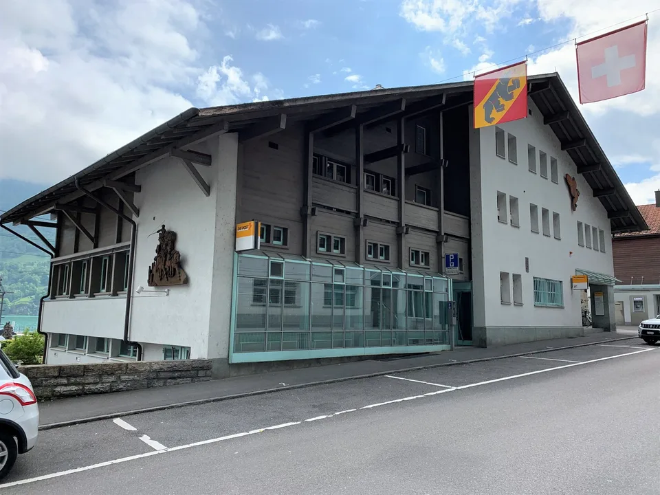 Migliore Posizione: Locale Commerciale di Prim'ordine a Brienz