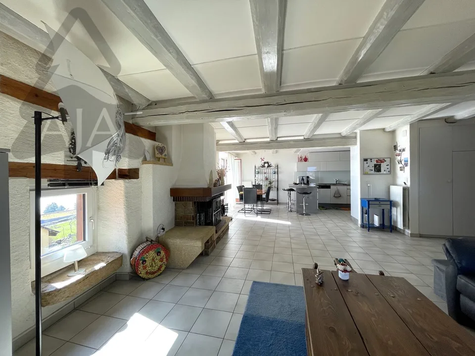 St-Aubin-Sauges, spacious 4.5-room apartment (121 m2) with private garden (53 m2), garage