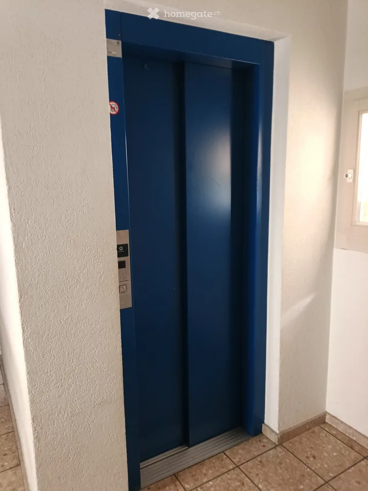 NEU RENOVIERTER HOBBY- UND LAGERRAUM MIT GARAGENPLATZ ZU VERKAUFEN