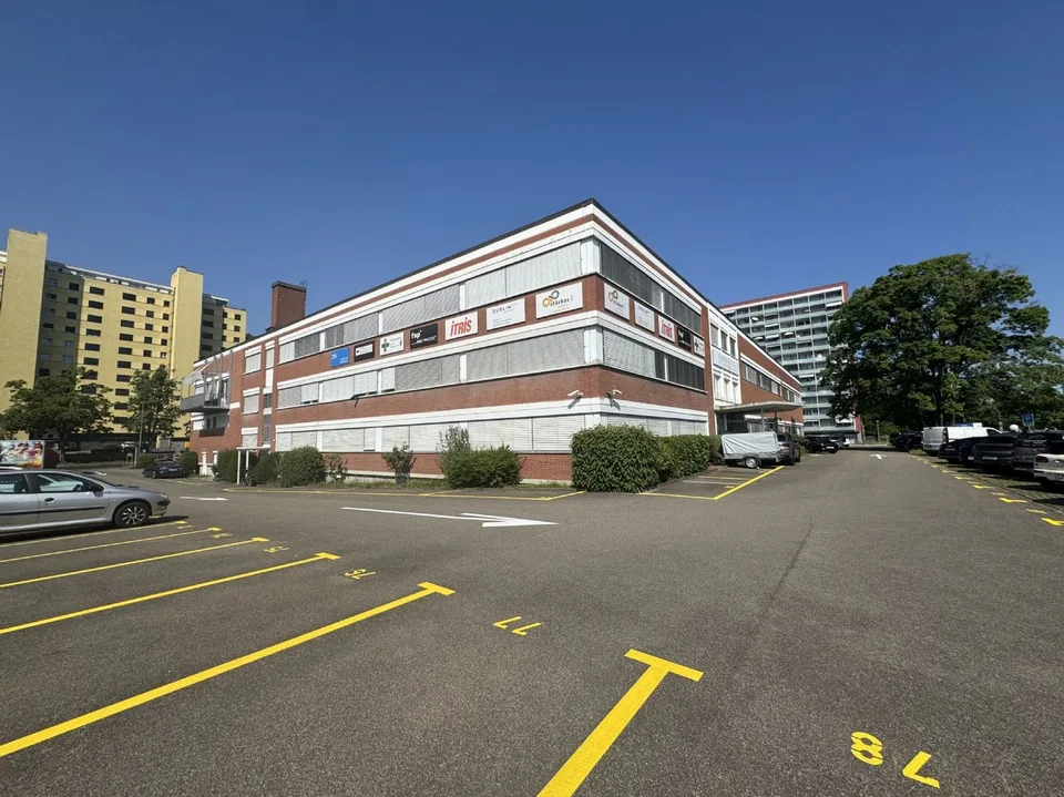 Office/Industrial or Practice Studio Location for Rent at Optimal Location!