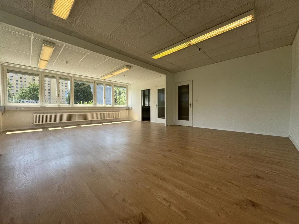 Office/Industrial or Practice Studio Location for Rent at Optimal Location!