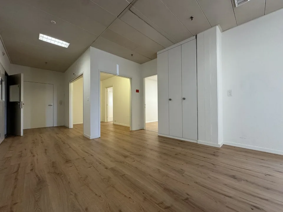 Office/Industrial or Practice Studio Location for Rent at Optimal Location!