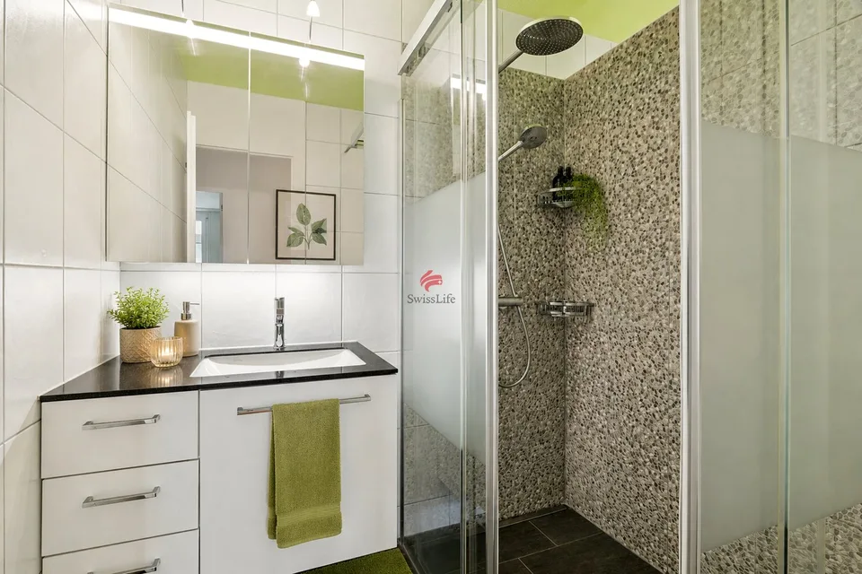Comfortable living with winter garden and mountain view!