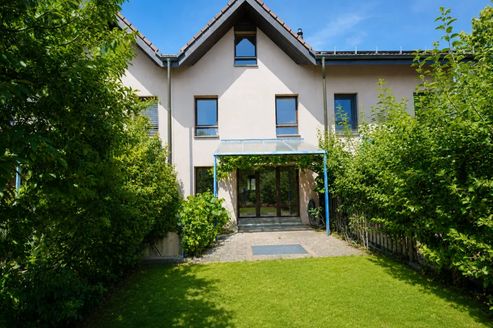 GROSSEN IMMOBILIEN - Charmantes 5.5-Zimmer-Reihenhaus in Innerberg (Wohlen bei Bern)