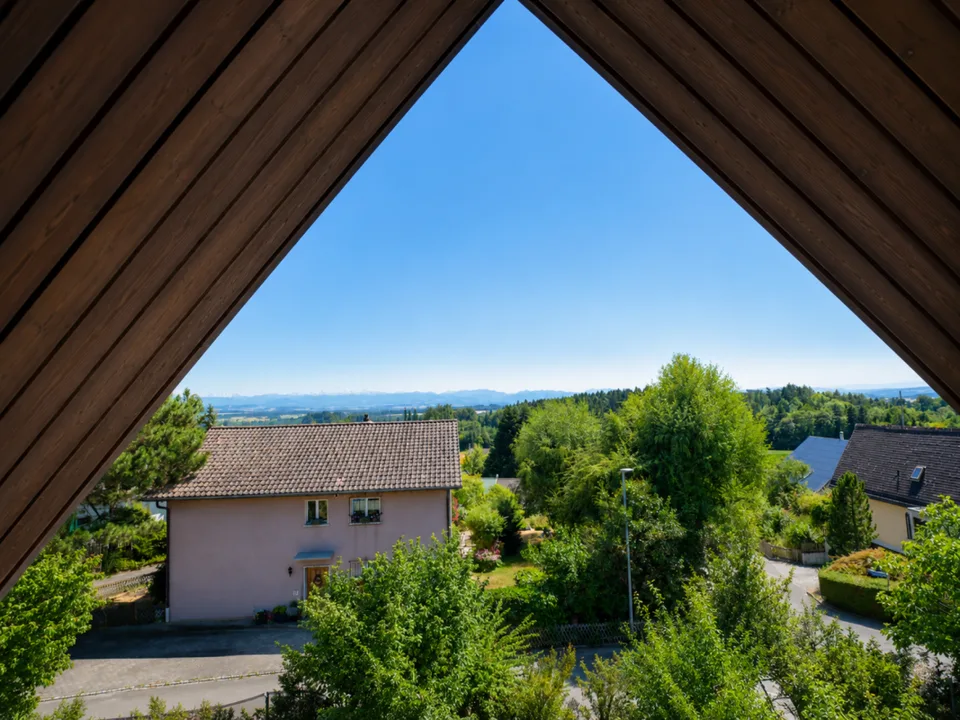 LARGE REAL ESTATE - Charming 5.5-room row house in Innerberg (Wohlen near Bern)
