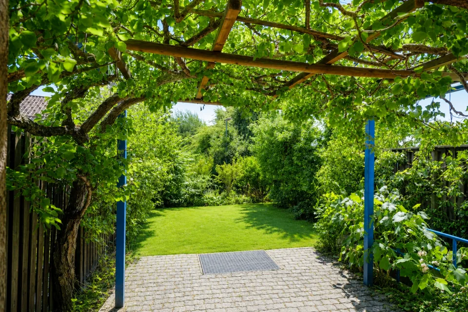 LARGE REAL ESTATE - Charming 5.5-room row house in Innerberg (Wohlen near Bern)