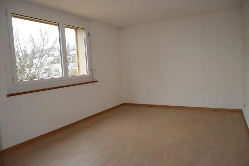 Schöne Wohnung mit Balkon zu vermieten