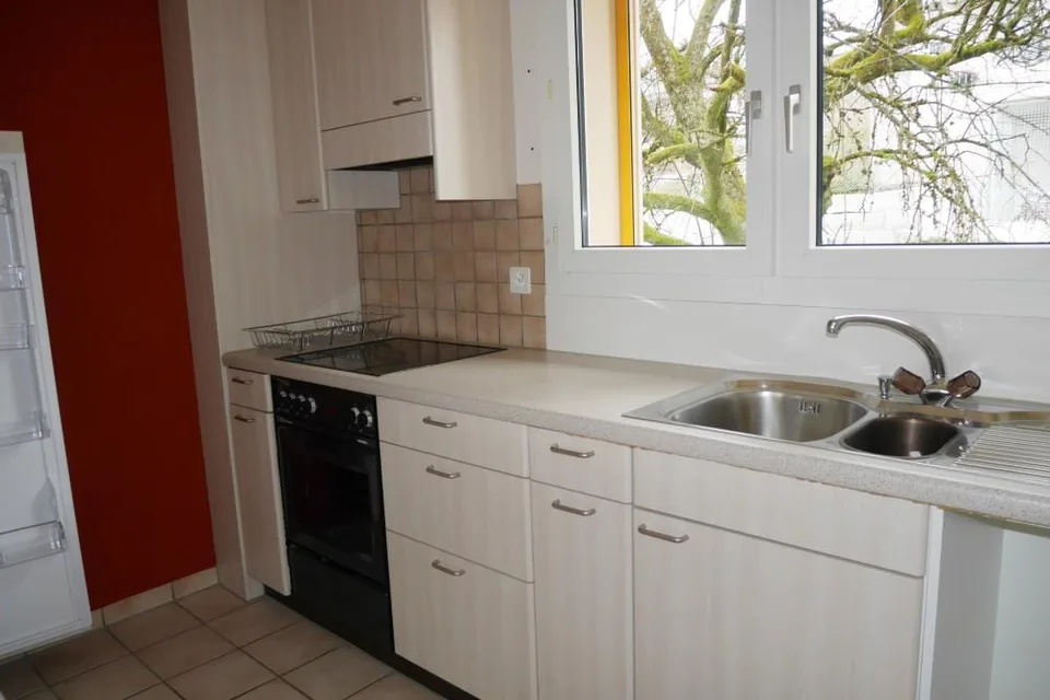 Schöne Wohnung mit Balkon zu vermieten