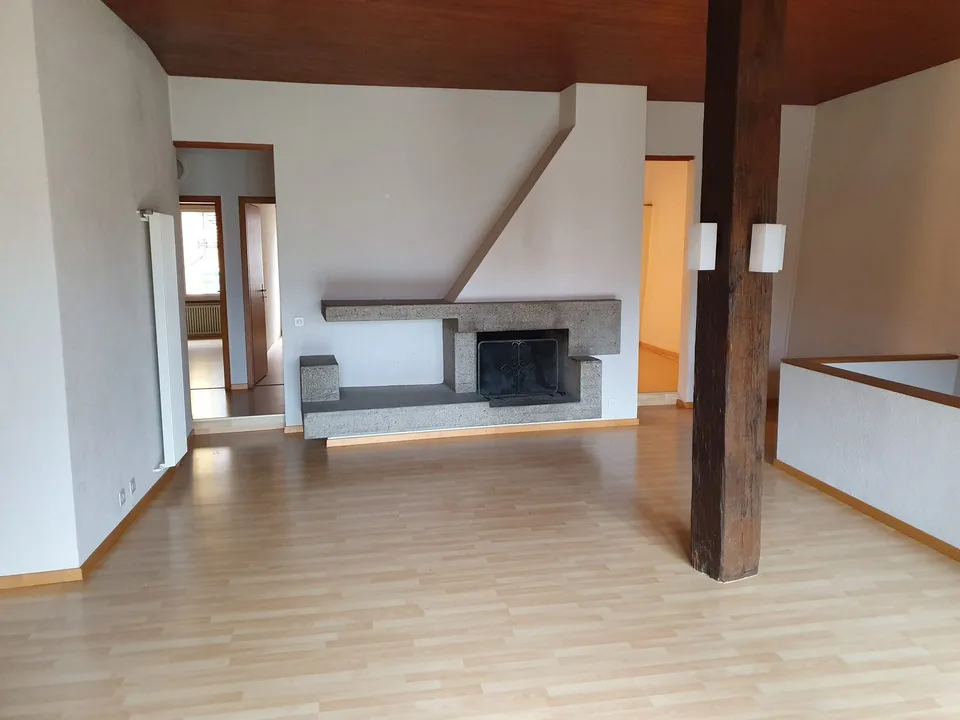 Wohnung mit 4.5 Zimmern im Dachgeschoß