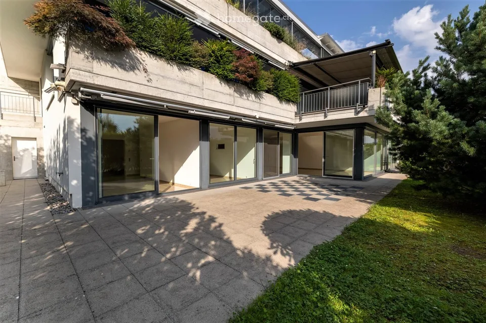 Grosszügiges Wohnen mit sonnigem Gartensitzplatz