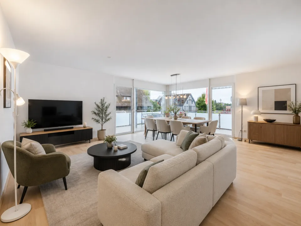 SEENAH WOHNEN: GROSSZÜGIGE 4.5-ZIMMER-WOHNUNG MIT GEDECKTER TERRASSE